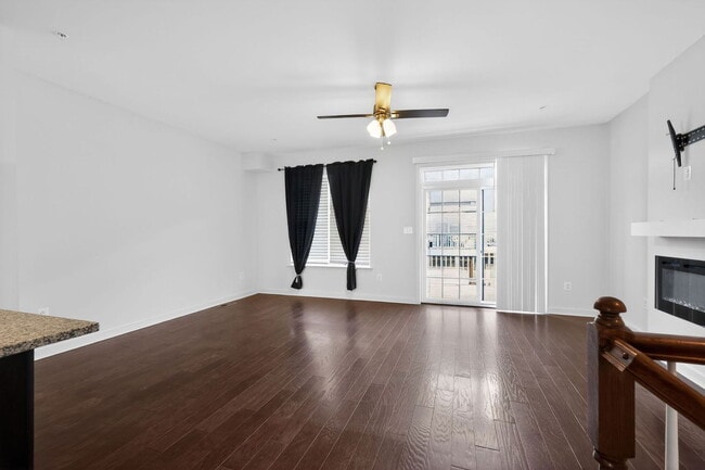 Building Photo - 9908 Wood Edge Wy