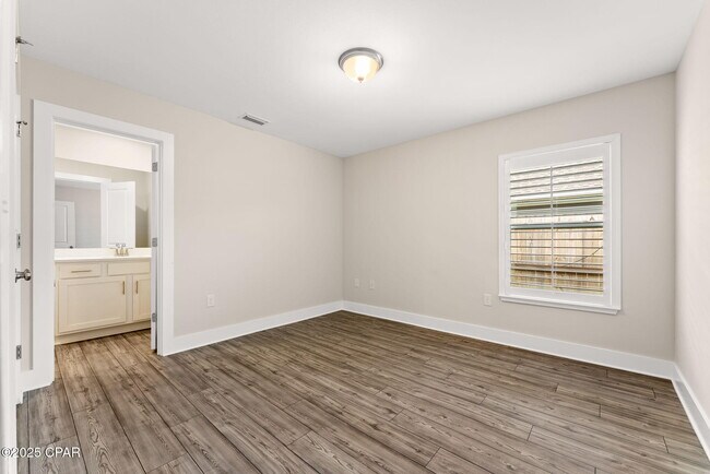 Building Photo - 227 Morning Crk Wy