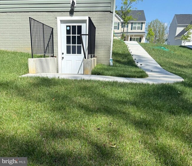 Building Photo - 512 Rivers Edge Dr