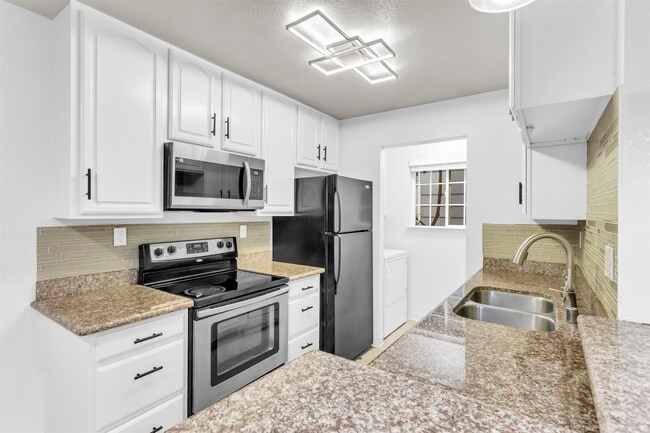 Building Photo - 165 Lighthouse Dr