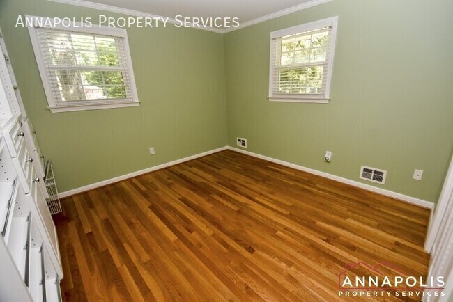 Building Photo - 300 S Cherry Grove Ave