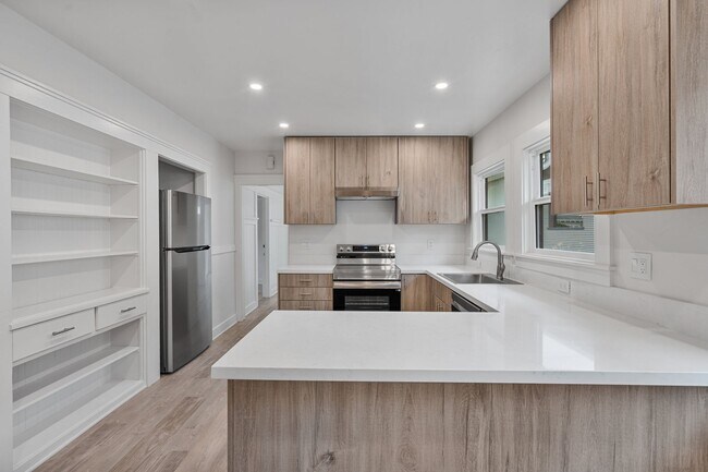 Building Photo - Beautifully Remodeled Home