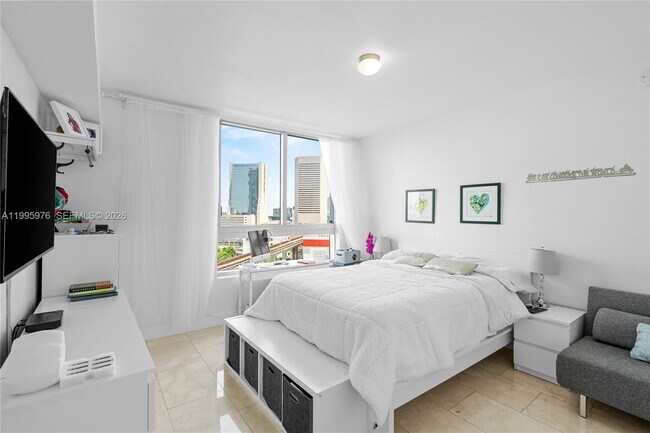 Building Photo - 90 SW 3rd St