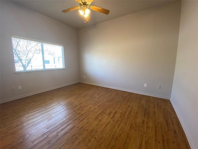 Building Photo - 1806 Dublin Dr