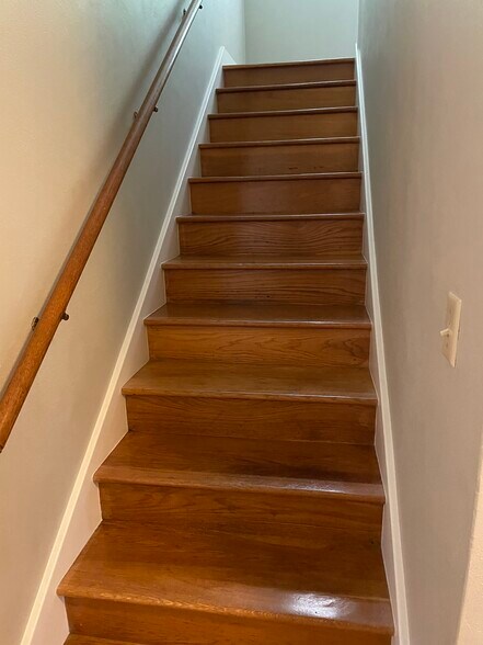 Building Photo - 1373 Barker Rd