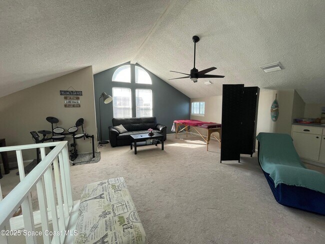 Building Photo - 4890 Lake Waterford Way W