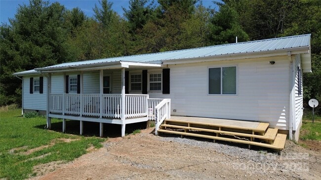 Primary Photo - 355 Round Knob Church Rd