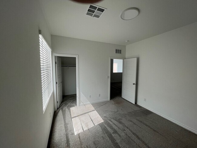 Building Photo - 4822 Spanish River St
