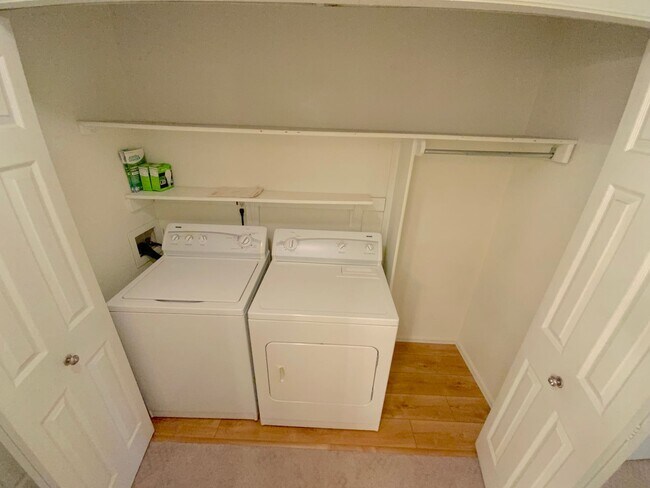 Building Photo - 2 Bedroom Townhome Available Near W Cheyenne Blvd & S Nevada Ave