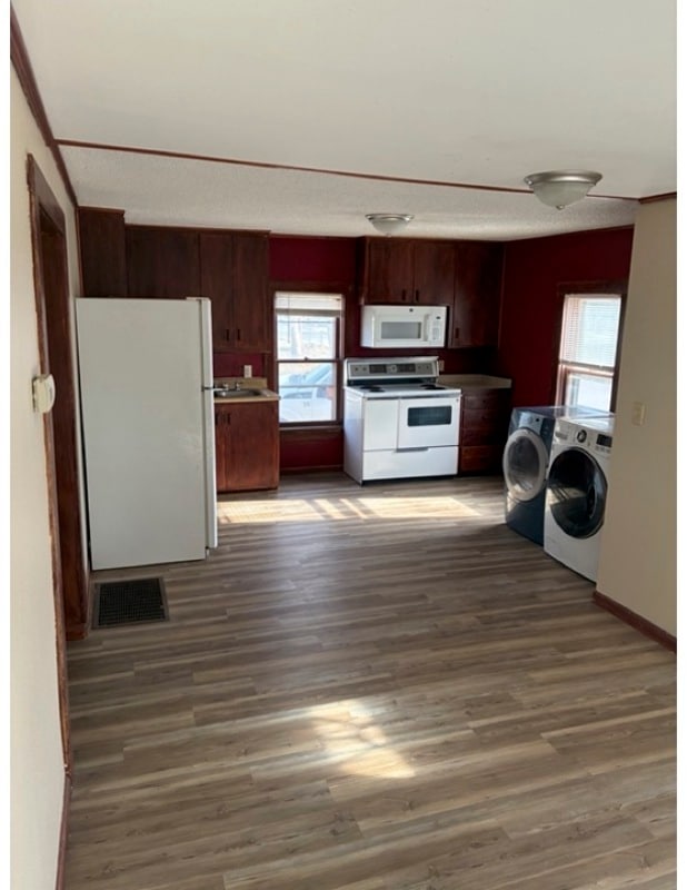 Building Photo - 1030 W 14th Ave