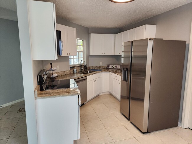 KITCHEN - 13 A Empress Lane