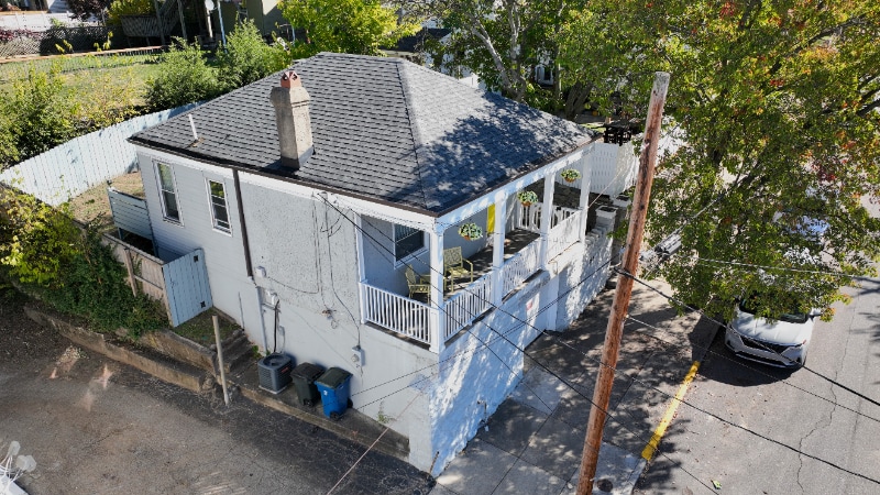 Building Photo - 219 Taylor Ave