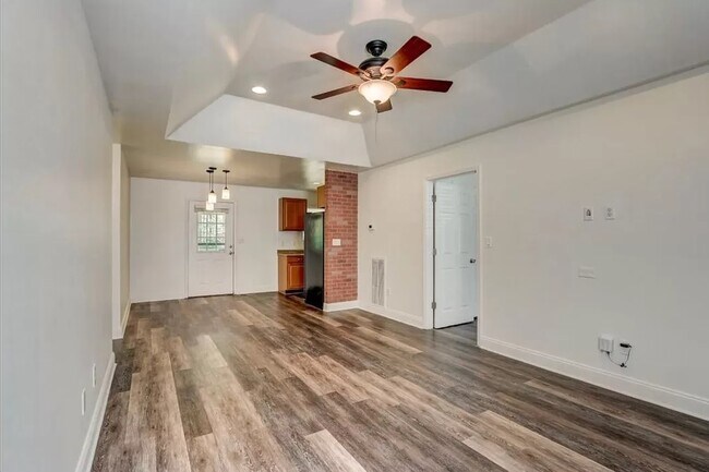 Building Photo - 100 Sadler Ct