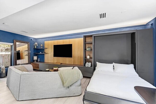 Building Photo - 445 NE 76th St