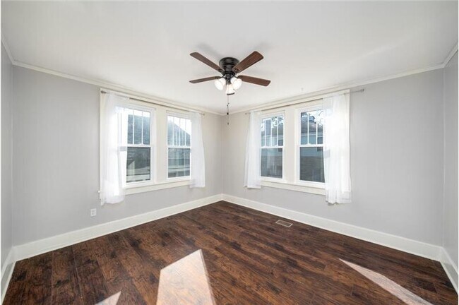 Building Photo - 1908 Paulsen St