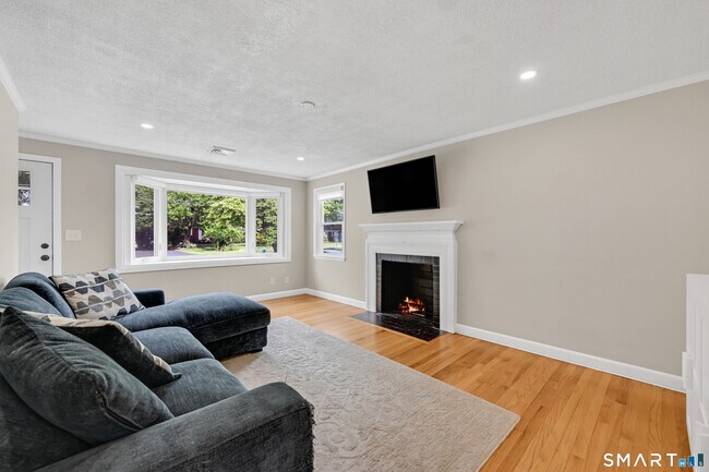 Building Photo - 443 Savage Hill Rd