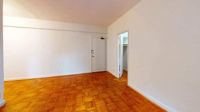 Building Photo - Foggy Bottom Efficiency W/Roofdeck, All En...