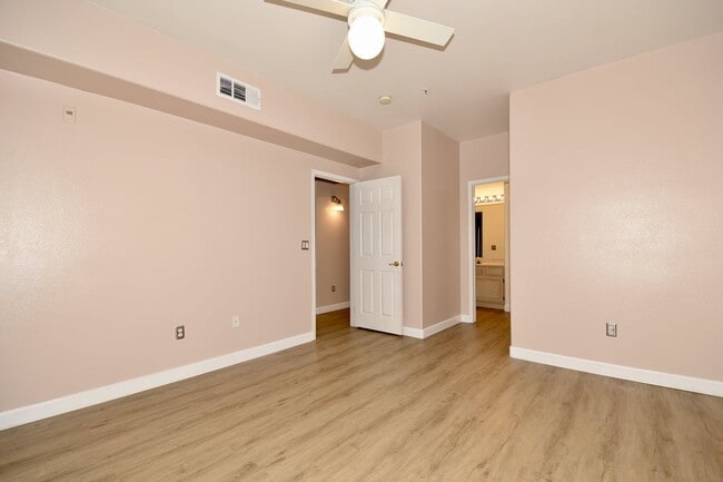 Building Photo - Next To Durango Casino | Gated Community | Laminate Floors | Community Fitness