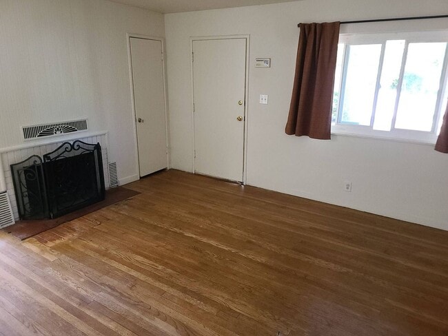 Building Photo - 1126 Sheridan Ave