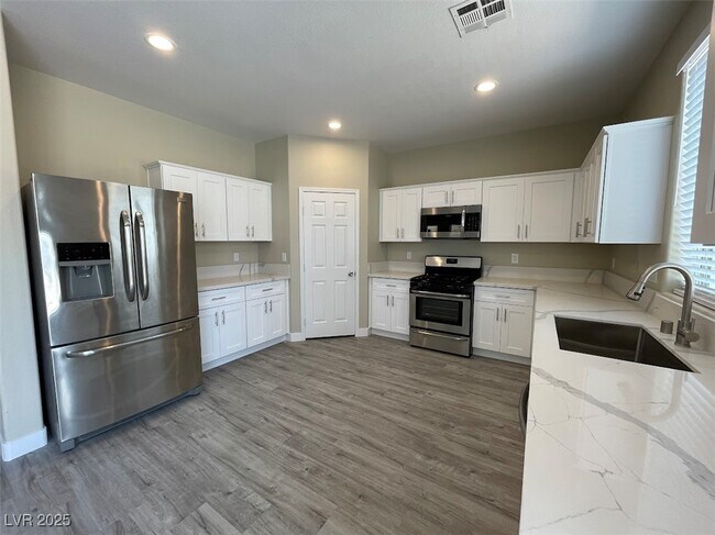 Building Photo - 8050 Villa Avada Ct