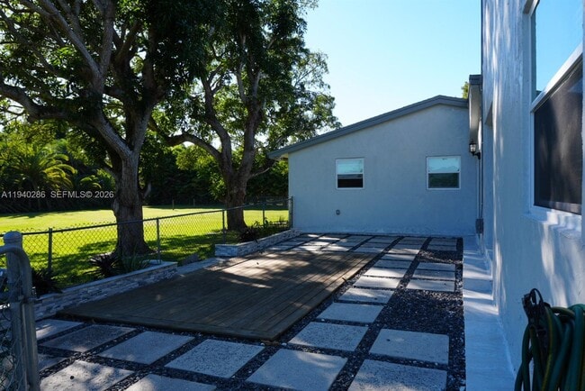 Building Photo - 7601 NW 82nd Terrace