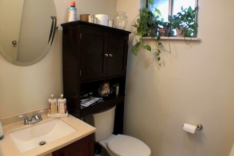 Building Photo - 2343 Sherbrook St