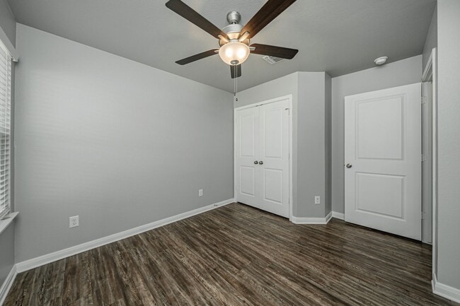 Building Photo - Live, love, and grow in this charming home!