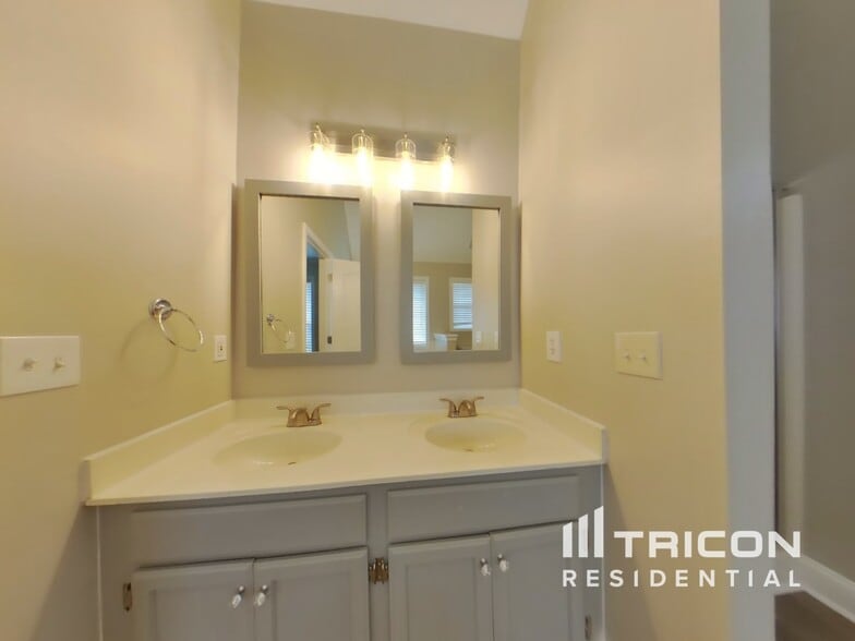 Building Photo - 107 Hearthstone Walk