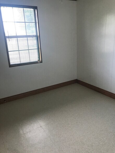 Bedroom - 903 Catherine St