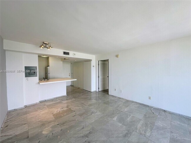 Building Photo - 2350 NE 135th St