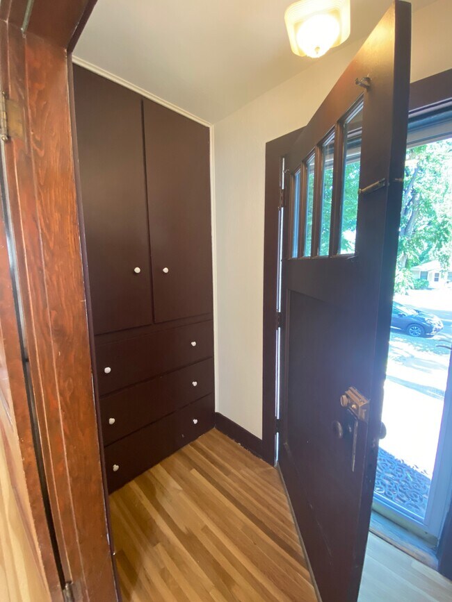 Building Photo - 335 E Elizabeth St