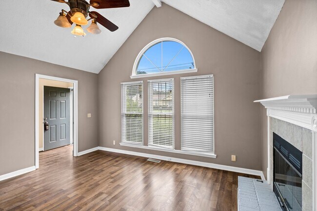 Building Photo - Three Bedroom Ranch in Franklin