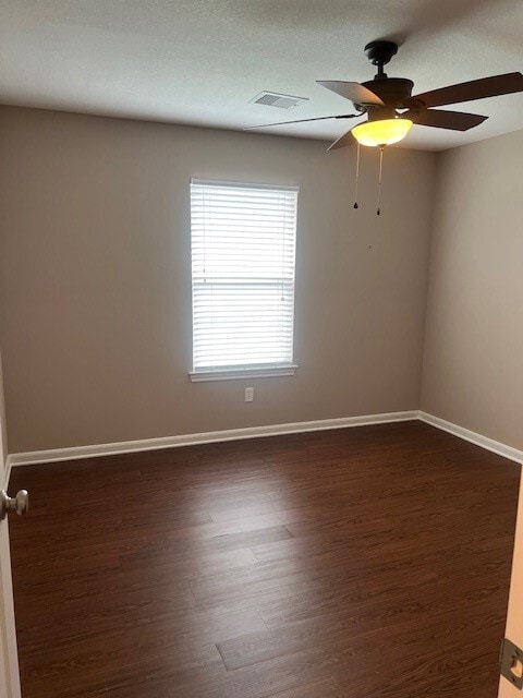 Building Photo - 411 Resort Dr