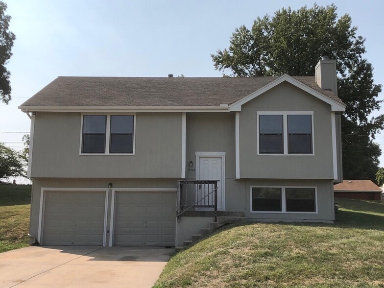 Primary Photo - 3314 N Tracy Ave