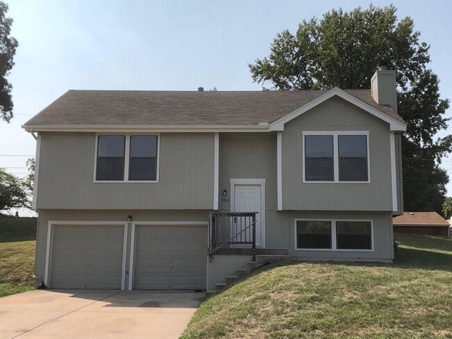 Building Photo - 3314 N Tracy Ave