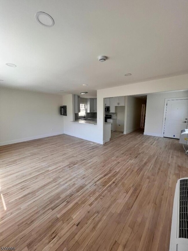 Building Photo - 72 69th St