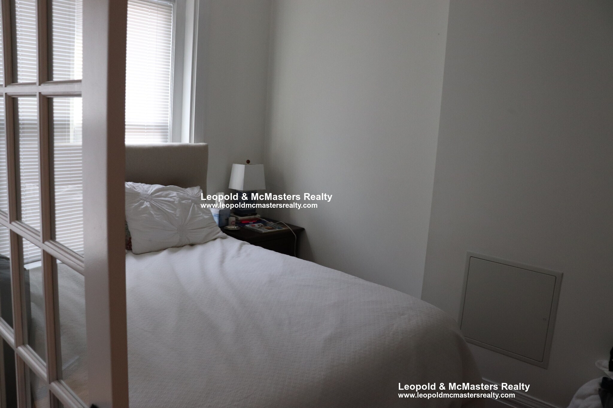 Building Photo - 254 Newbury St