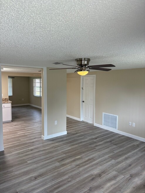 Building Photo - 4630 Croton Dr
