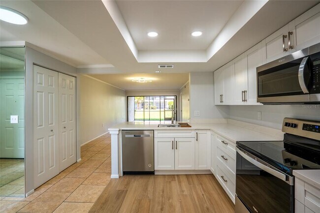 Building Photo - 5797 Summerside Ln