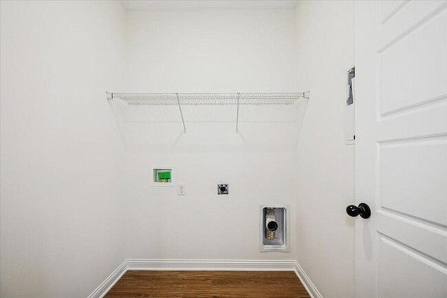 Building Photo - 105 Clearwater Dr