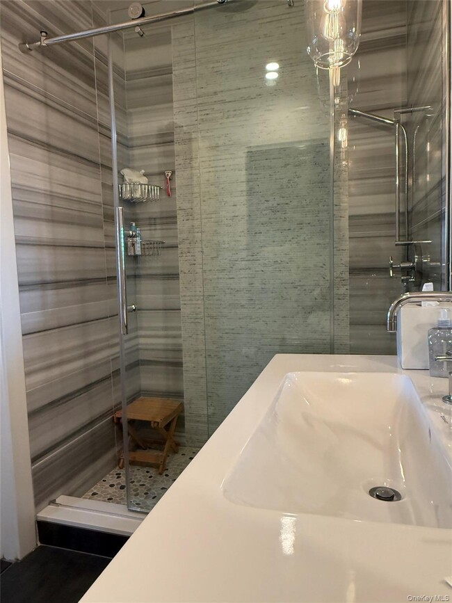 Building Photo - 3041 Mitchell Rd