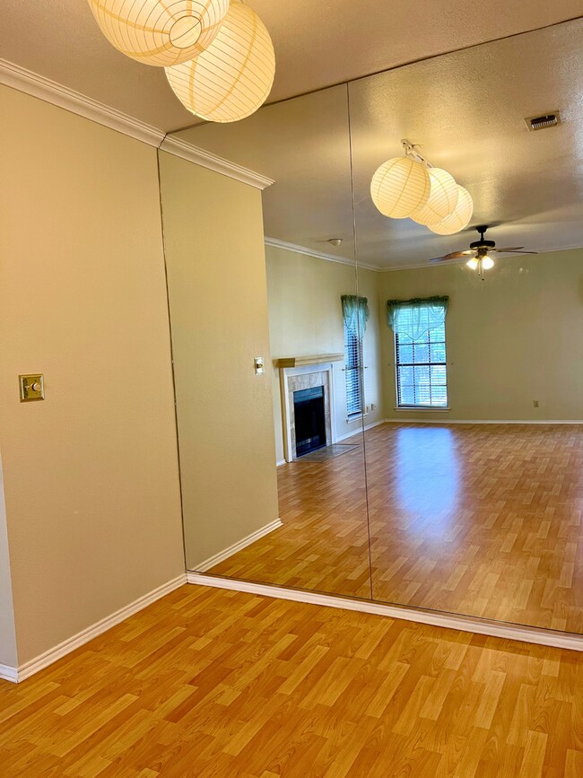 Building Photo - 11839 Parliament Dr