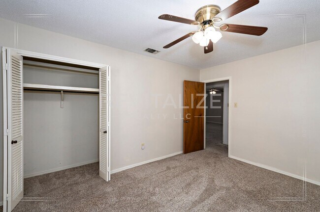 Building Photo - Charming 3 Bed 2 Ba Home Close to Saraland