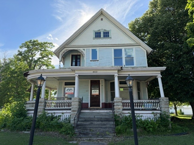 Queen Ann Victorian - 403 Brazeau Ave