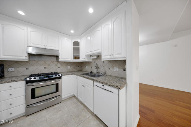 Building Photo - 4732 Radford Ave