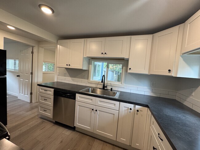 Building Photo - 8950 SW 69th Ave