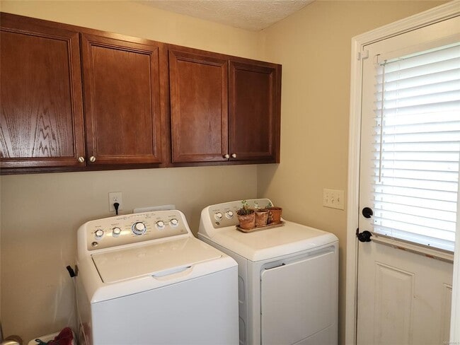 Building Photo - 1804 Cotton Blossom Way