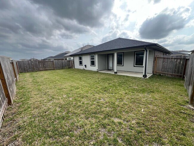 Building Photo - 7915 Murciana Dr