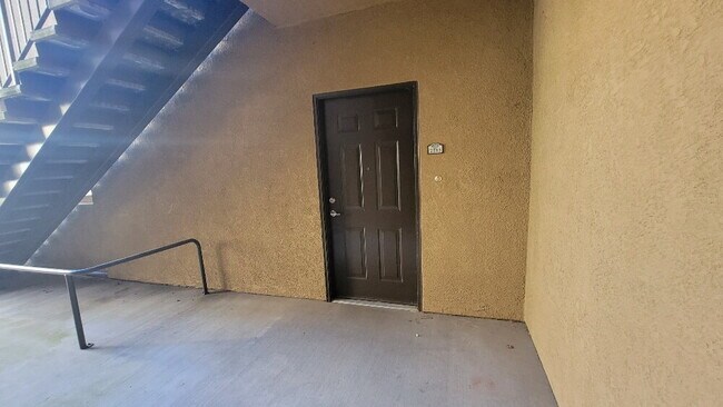 Building Photo - Charming 1-Bedroom Retreat in Roseville - ...