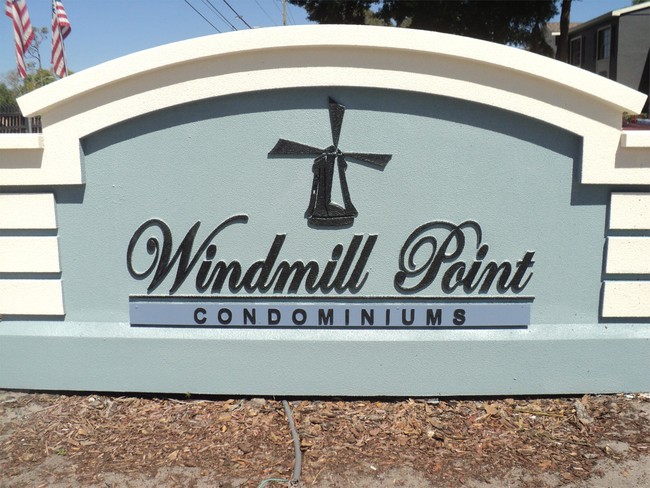 Building Photo - 2539 N Alafaya Trail